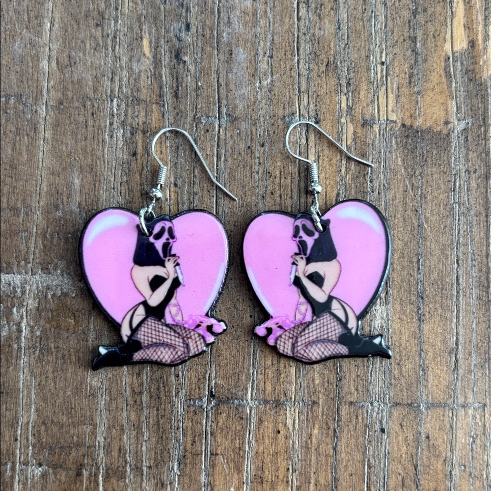 5/$25 Scream Ghostface Pin‑Up Heart Dangle Earrings